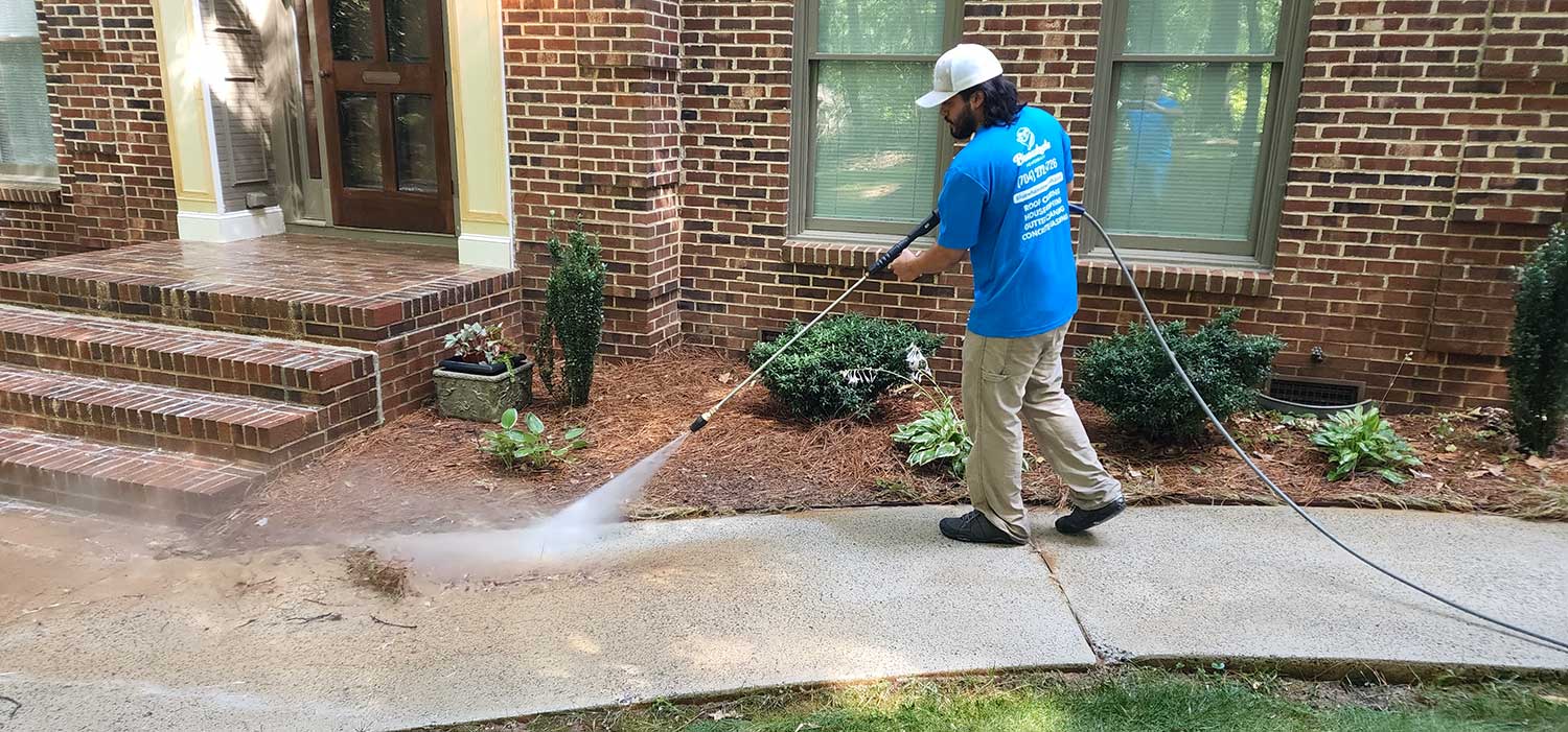 pressure washing concrete sidewalks in Charlotte