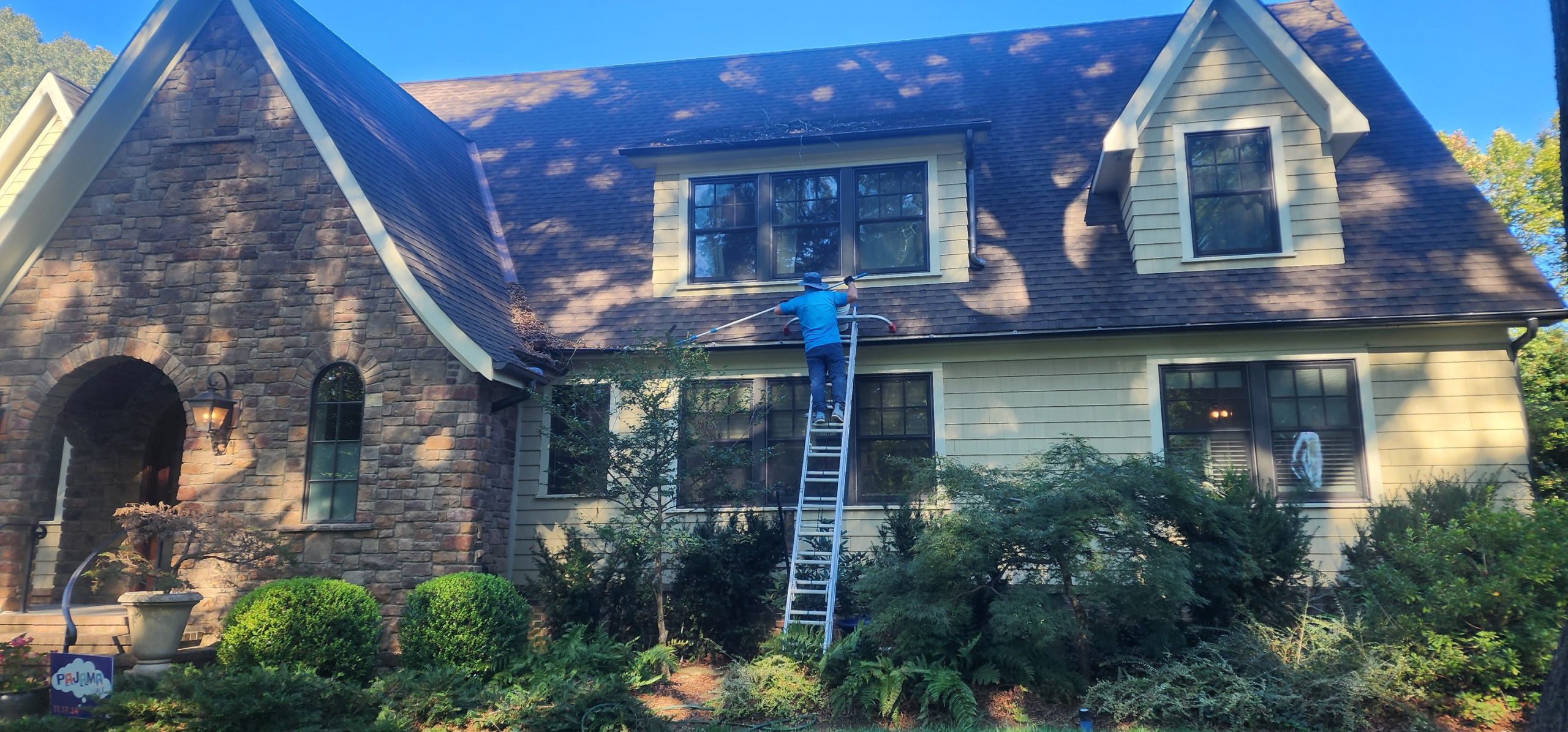 gutter cleaning service